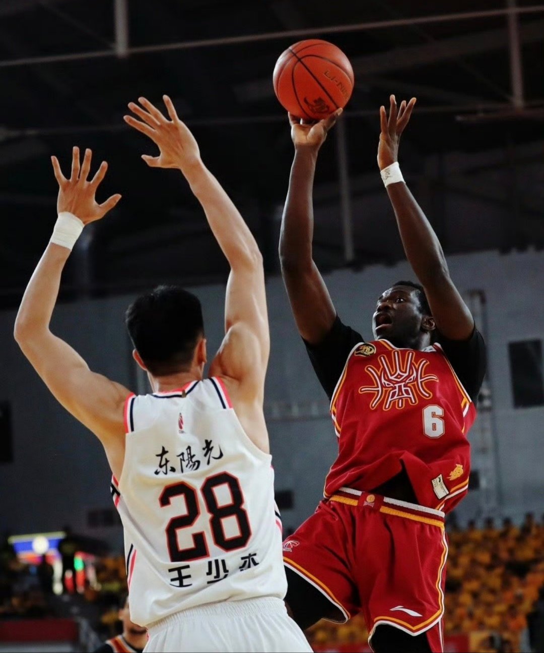 九游体育 -CBA季后赛倒计时，休斯敦火箭赛后刷新队史纪录，细节引发关注，质疑声仍在，更衣室氛围转暖的简单介绍