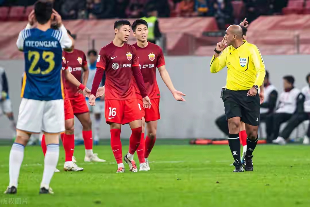 九游官网入口 -关键时刻足总杯焦点战；广州队伤情更新；质疑声仍在；高层口径保持一致的简单介绍